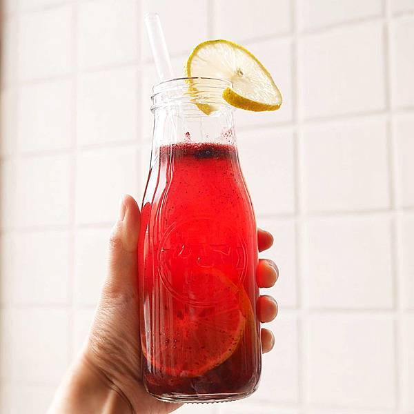 cranberries-lemon-water.jpg cranberries-lemon-water.jpg